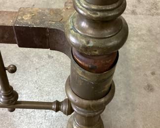 VTG. TRADITIONAL VICTORIAN STYLE BRASS BED, FULL SIZE, SOME OXIDATION MARKS & WEAR NO SHIPPING PICKUP ONLY