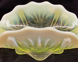 FENTON URANIUM VASELINE GLASS DISH, OPALESCENT CACTUS PATTERN, 10.75in x 7.25in