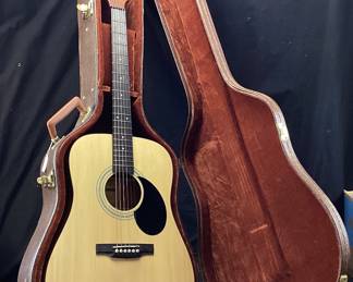 JASMINE S35-U DREADNOUGHT ACOUSTIC GUITAR & HARD CASE NO SHIPPING PICKUP ONLY