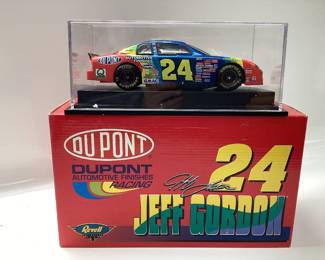 REVELL COLLECTION JEFF GORDON 1999 DUPONT AUTOMOTIVE FINISHES AND 2003 JIMMY JOHNSON TEST CAR