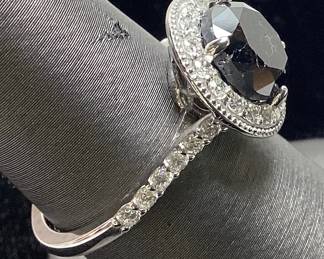 14KT WHITE GOLD FANCY BLACK & COLORLESS DIAMOND RING, SIZE 6.5, 3.91ct FANCY BLACK, 0.68cts COLORLESS DIAMONDS, 4.5g TOTAL WEIGHT, GGA APPRAISAL $8,620.00