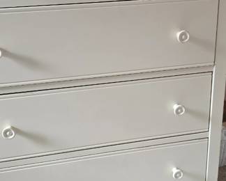 Dresser goes with bedroom set with two night stands.