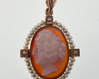 Victorian 10kt cameo with seed pearls