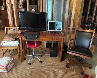 Desk, office chairs