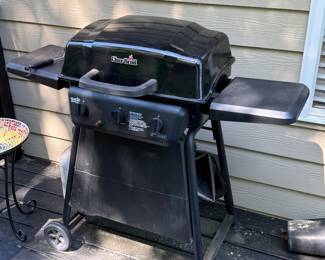 Char-Broil grill and cover