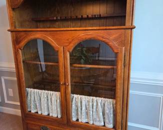 Hutch with glass doors 