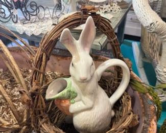 rabbit, pitcher