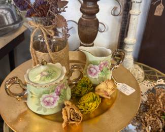 pretty sugar & creamer set