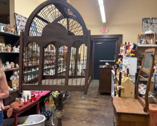 Vintage Victorian-style birdcage with matching metal & marble stand with pretty brass detail @ base 