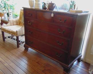 Chippendale 4 drawer chest.