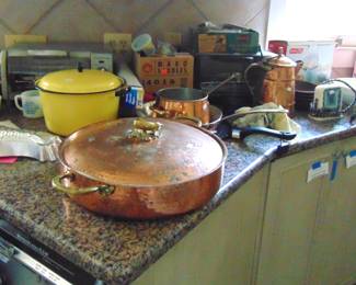 Kitchen items (items sold separately).