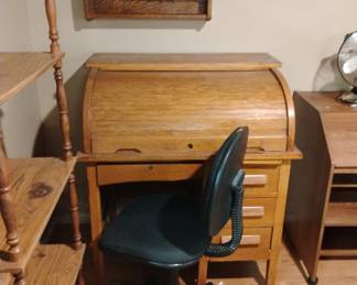 Roll top desk