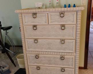 Wicker chest of drawers