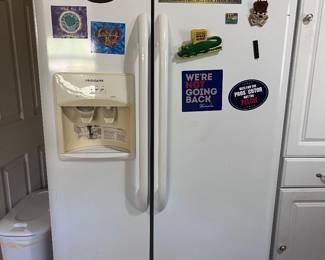FRIGIDAIRE SIDE BY SIDE REFRIGERATOR 