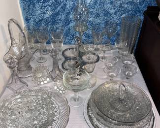 Glassware serving dishes