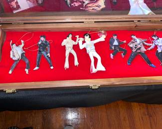 Moving Elvis ornaments 