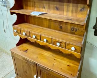 Step-Back Hutch