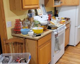 Pyrex, Dishware, Some Vintage, Some New