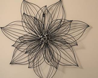 29" 3-D metal wire floral wall decor