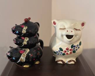 Pig stacking teapot set Japanese redware, smiley pig picture 1950s made in the USA, 