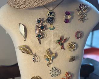 Vintage brooches 