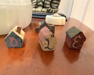 Miniature stone cottage house figurines, decorative village collection