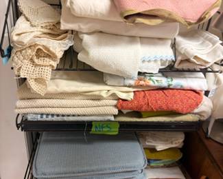 Assorted linens, blankets, towels, and fabric lot
