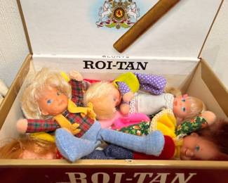 Vintage Roi-Tan cigar box filled with small dolls and figurines lot