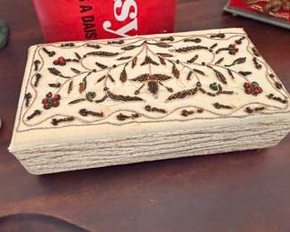 Vintage carved wooden jewelry trinket box with holly leaf design