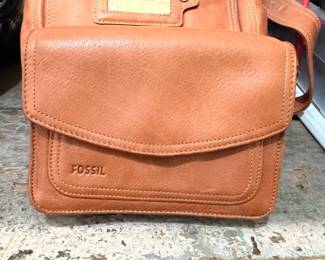 Fossil leather messenger bag, tan crossbody, detail photo