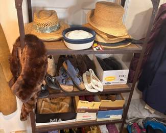 Vintage hats collection, straw hats, fur stole, accessories lot