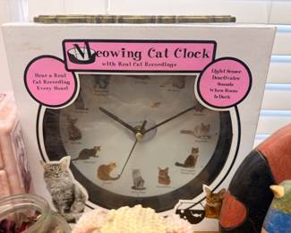 Meowing Cat Clock with real cat recordings, in original box, cat collectible