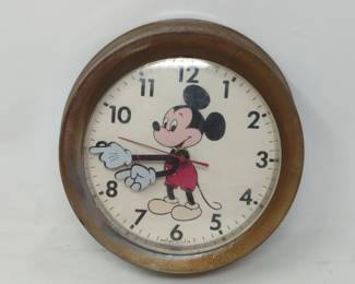 Vintage Walt Disney Mickey Mouse quartz clock
