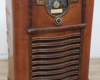 Vintage Zenith console tube radio, ca. 1940s
