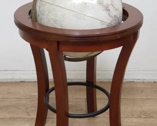 National Geographic Garrison floor globe