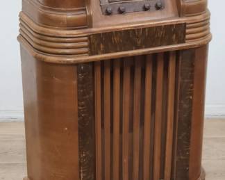 Vintage Philco model 42-380 console tube radio