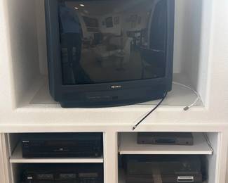 E Electronics including a Turntable