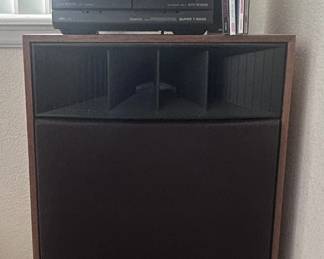 E Stereo and Speakers