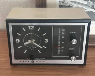 E Vintage Clock