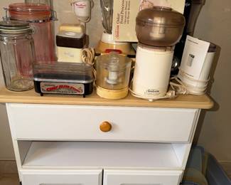 Vintage kitchen appliances