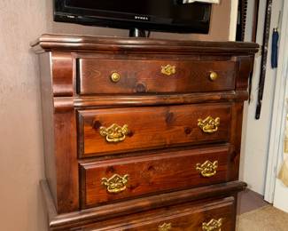 Chest of drawers