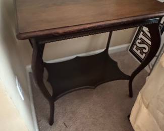 Antique Wolverine Manufacturing Co. Mahogany Parlor Table