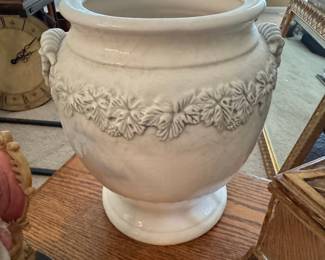 Tuscany Earthenware Urn Basket