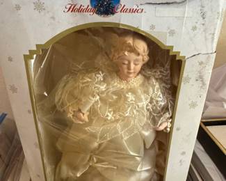 Holiday Classics Animated Angel Tree Topper
