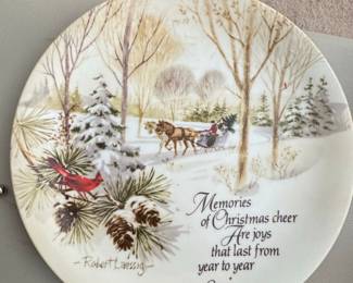 Robert Laessig "Memories of Christmas Cheer" 1974 Collector Plate
