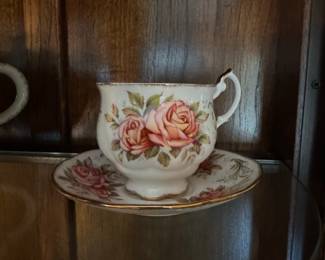 Elizabethan Fine Bone China Anniversary Rose Series Teacup and Saucer