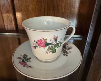 Floral Rose Pattern Teacup and Saucer Set