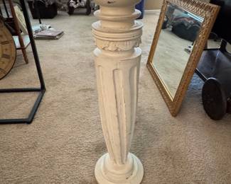 Neoclassical Fluted Column Pedestal Stand