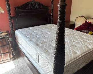 Four-Poster Bed Frame with Mattress