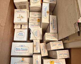 Petite Princess Fantasy Furniture Dollhouse Accessories